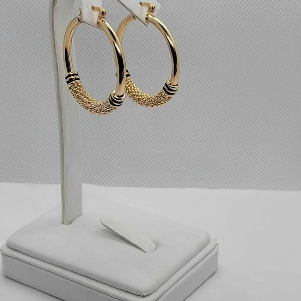 Brazilian 18k Gold Filled Beaded black strips Earrings - Picture 4 of 5